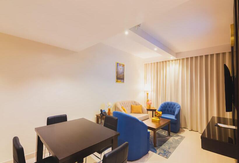 Отель Golden Ship