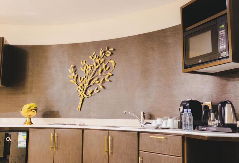 Отель Golden Ship