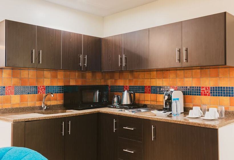 Отель Golden Ship