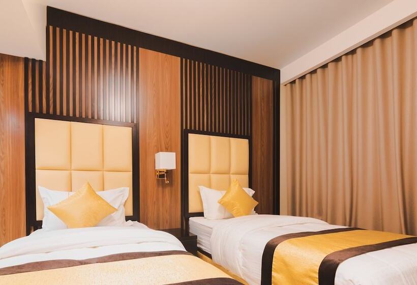 Отель Golden Ship