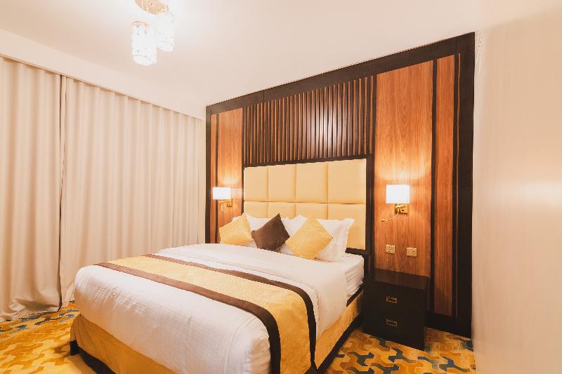 Отель Golden Ship