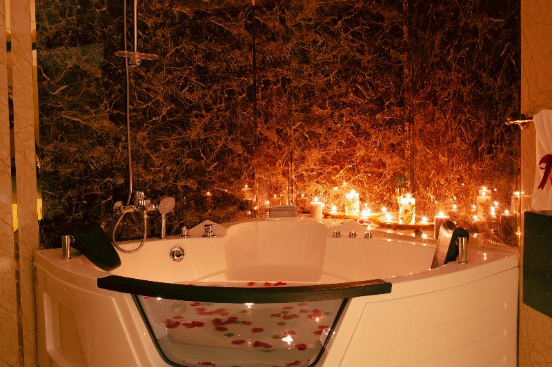 Отель Golden Ship