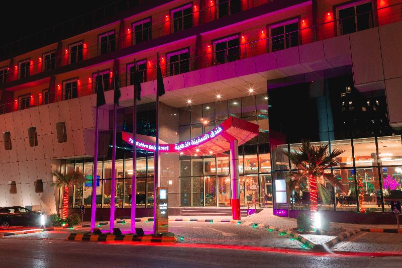 Отель Golden Ship