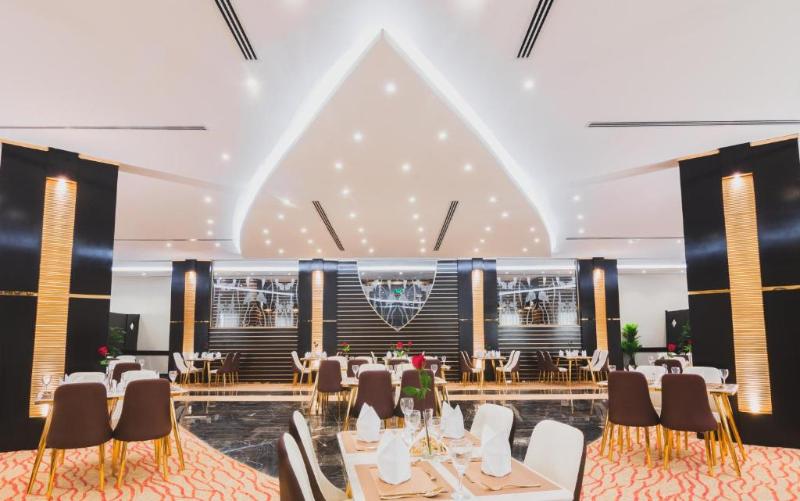 Отель Golden Ship