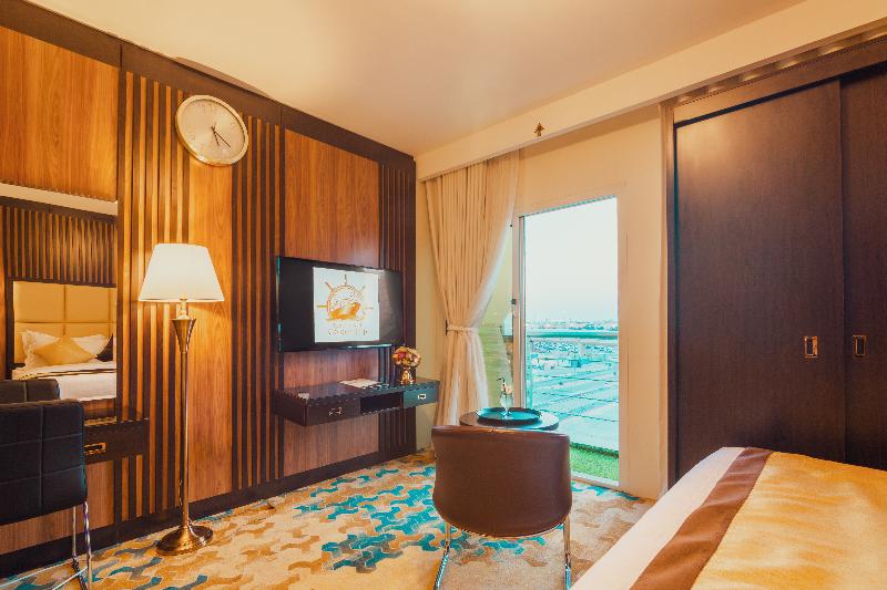 Отель Golden Ship