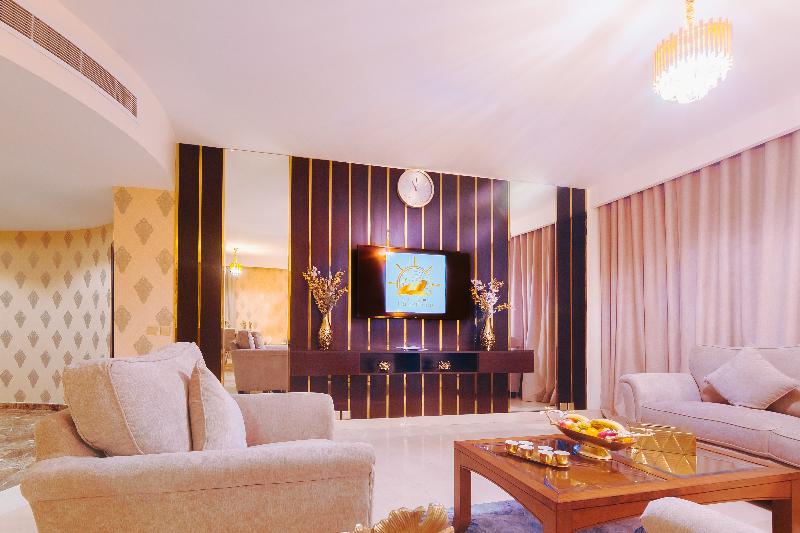 Отель Golden Ship