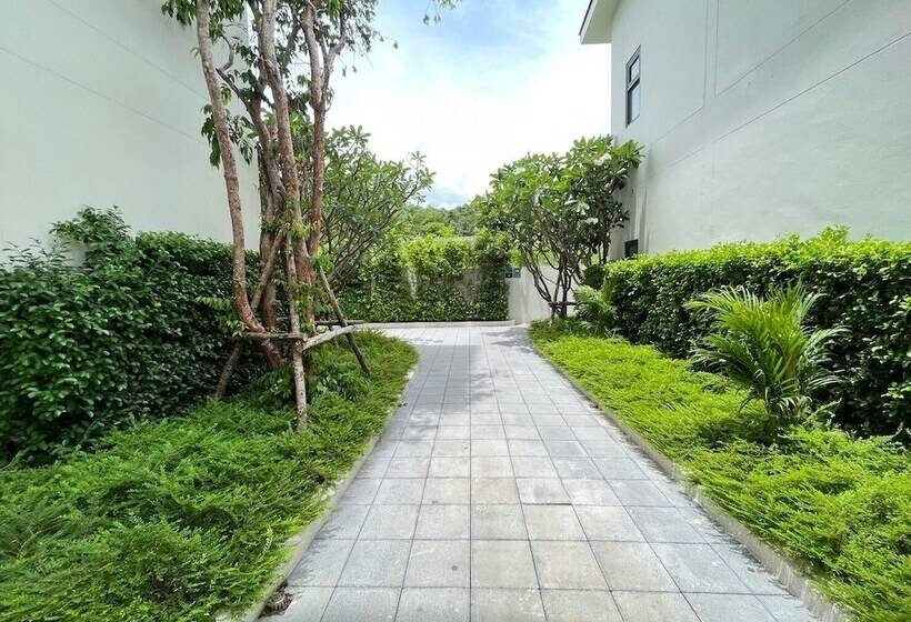 호텔 Infinity Aonang Krabi Sha Certified