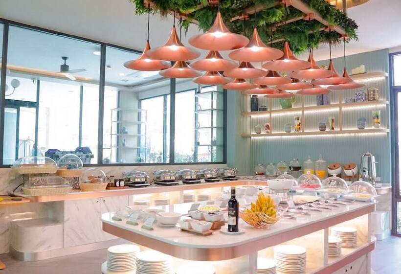 호텔 Infinity Aonang Krabi Sha Certified