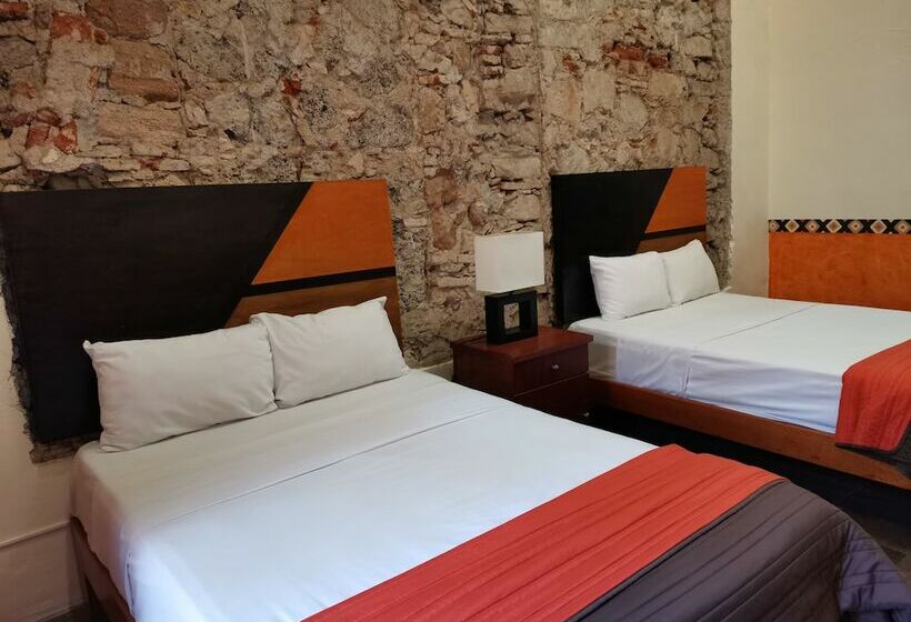 Отель Mesón Santa Clara