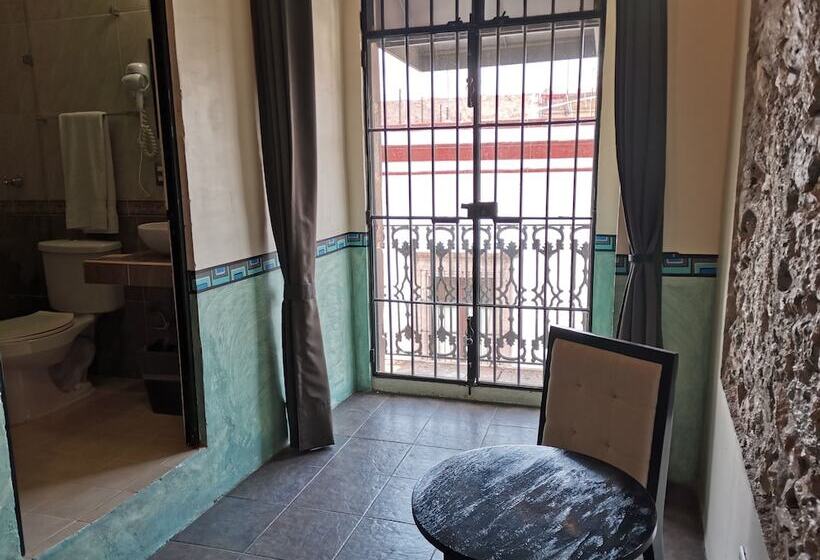 Отель Mesón Santa Clara