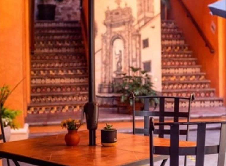 Отель Mesón Santa Clara