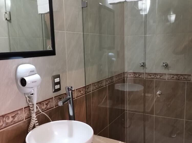 Отель Mesón Santa Clara