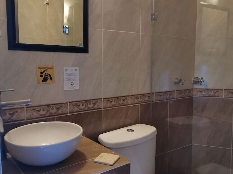 Отель Mesón Santa Clara