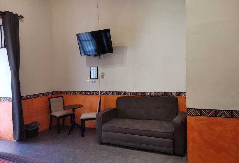 Отель Mesón Santa Clara