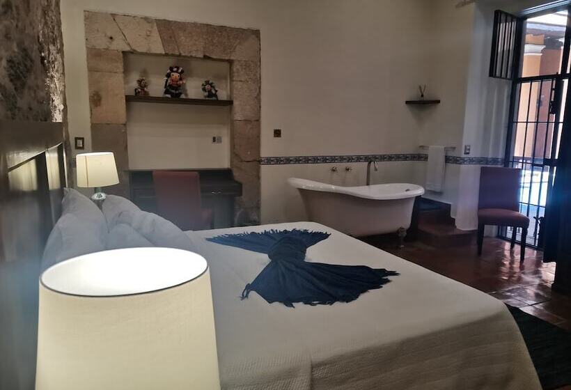 Отель Mesón Santa Clara