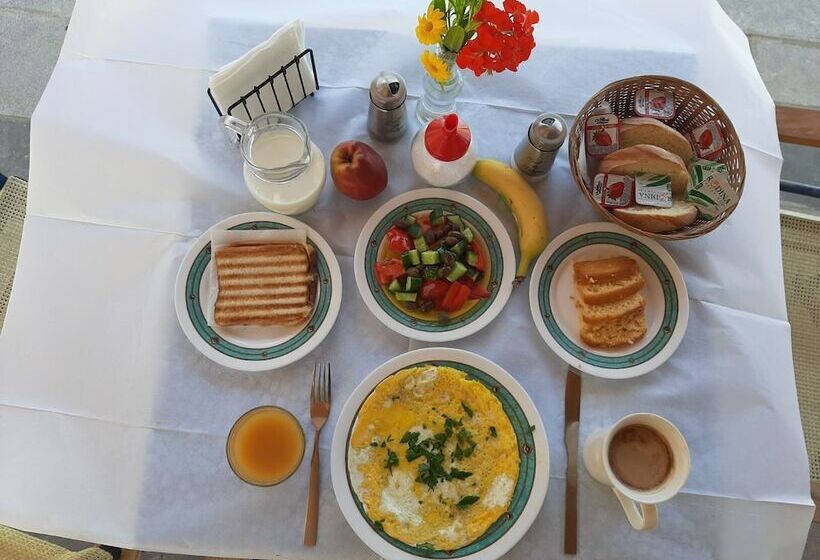 فندق Niros Beachfront Apart