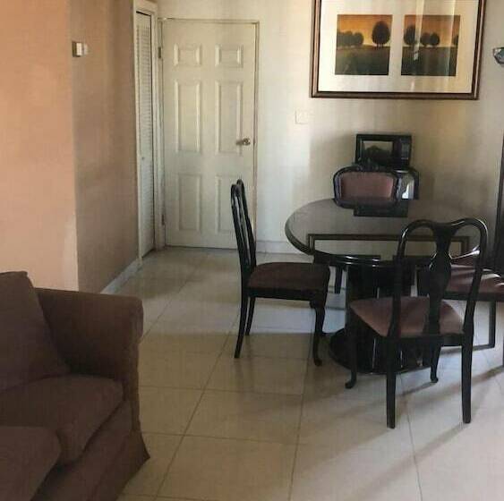 فندق Plaza Riviera