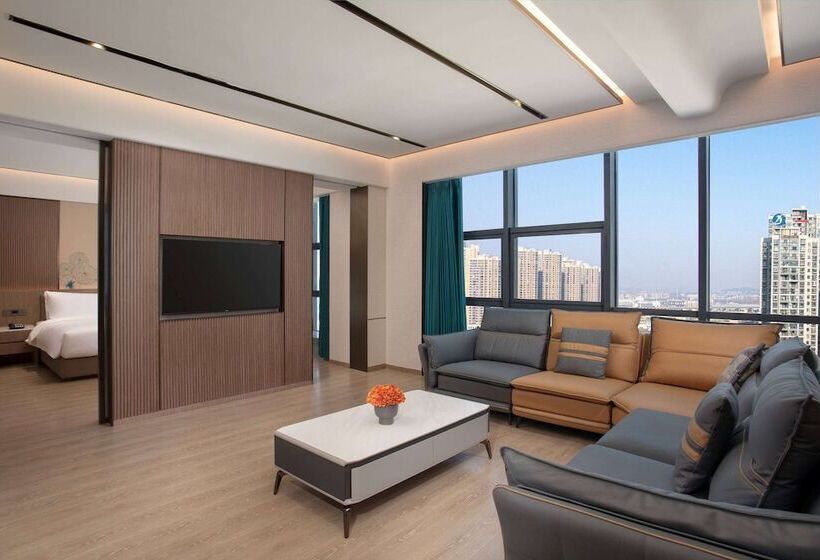 فندق Ramada By Wyndham Huangshi Huangshigang