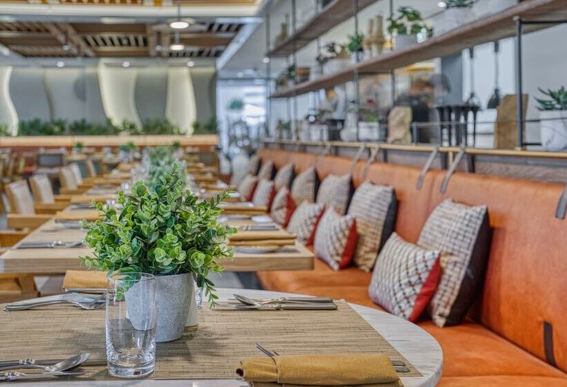 هتل The First Collection Business Bay