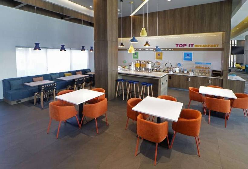 בית מלון כפרי Tru By Hilton Monterrey Fundidora