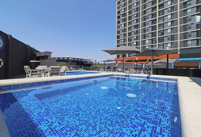 בית מלון כפרי Tru By Hilton Monterrey Fundidora