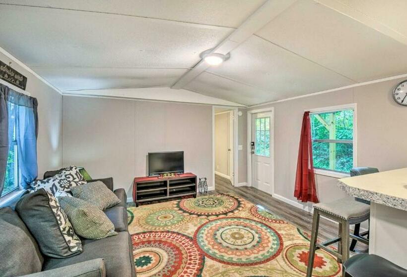 Lovely Gainesville Retreat Near Lake Lanier