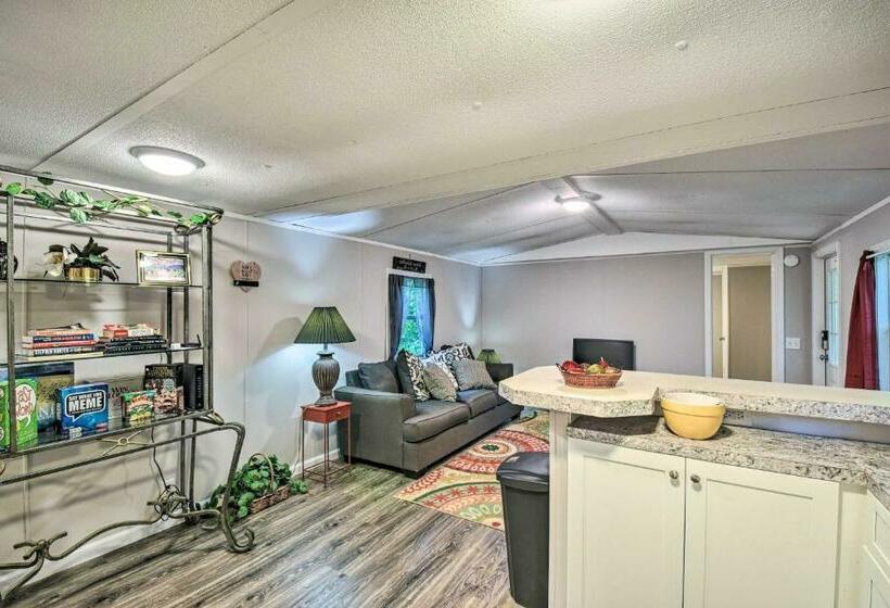 Lovely Gainesville Retreat Near Lake Lanier