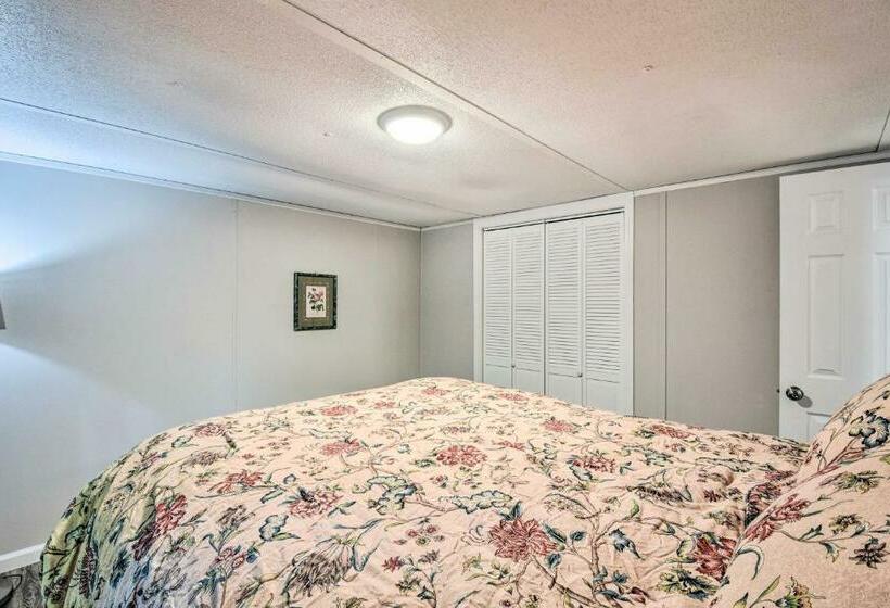 Lovely Gainesville Retreat Near Lake Lanier