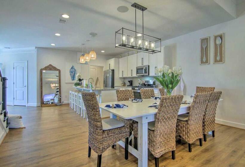 Ocean View Home With Beach Shuttle, 5 Mi To Coast!