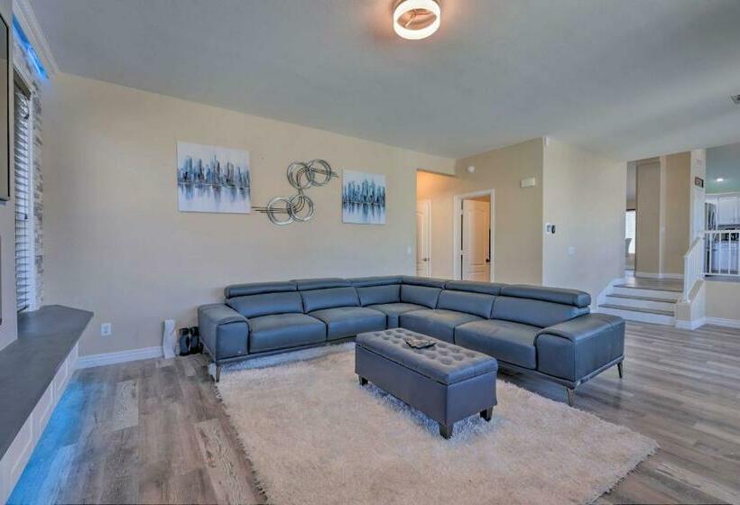 Luxe Gilbert Retreat With Private Pool And Game Room!