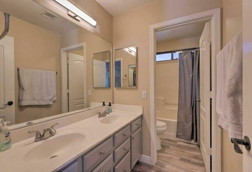 Luxe Gilbert Retreat With Private Pool And Game Room!