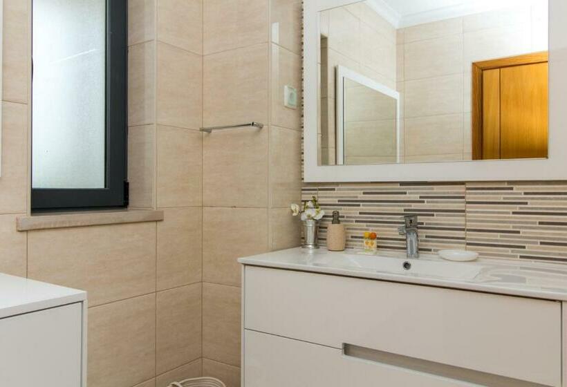 Magnólia O House Pool View & Privat Garden & Garage