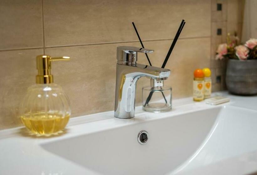 Magnólia O House Pool View & Privat Garden & Garage