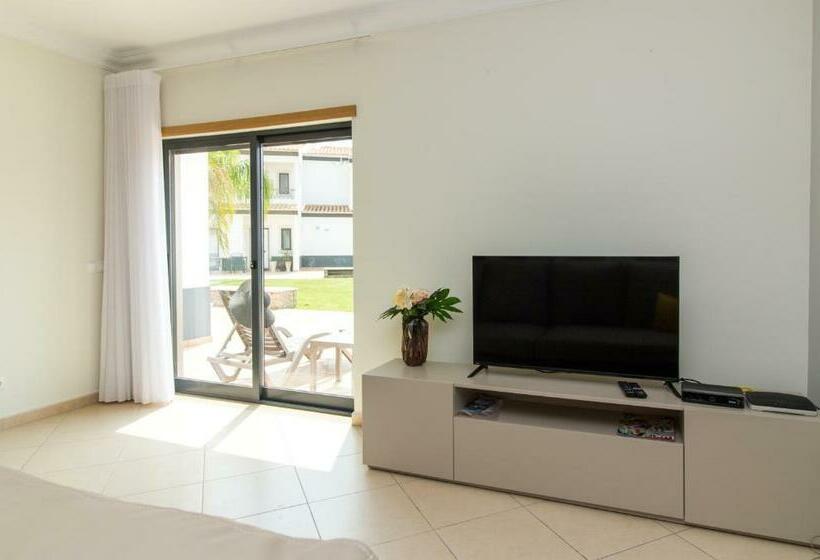 Magnólia O House Pool View & Privat Garden & Garage