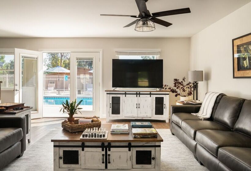 Merlot By Avantstay Exquisite Home W Pool And Stunning Patio