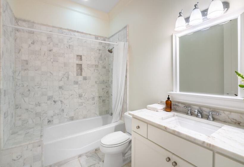 Parker By Avantstay Radiant Home W Stunning Design Close To Beach