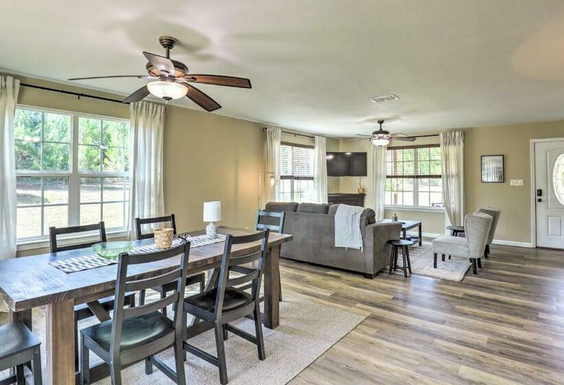 Pet Friendly Retreat Less Than 5 Mi To Bastrop Lake!