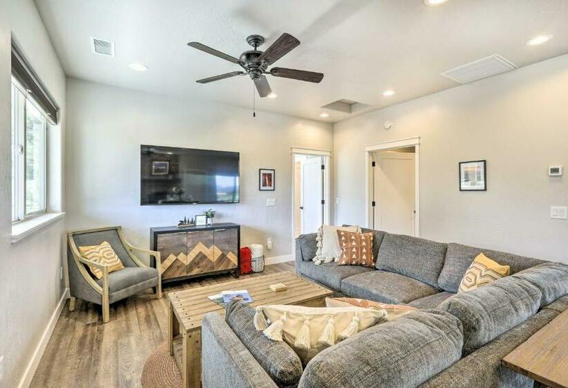 Sunny Flagstaff Home With Natl Forest Access!