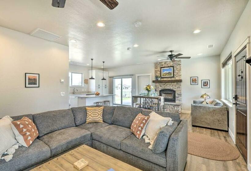 Sunny Flagstaff Home With Natl Forest Access!