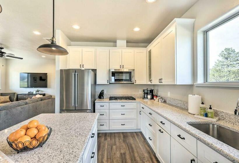 Sunny Flagstaff Home With Natl Forest Access!