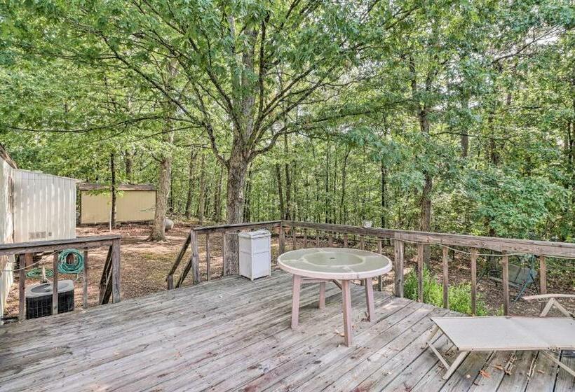 Edgemont Home With Deck About 9 Mi To Greers Ferry Lake!
