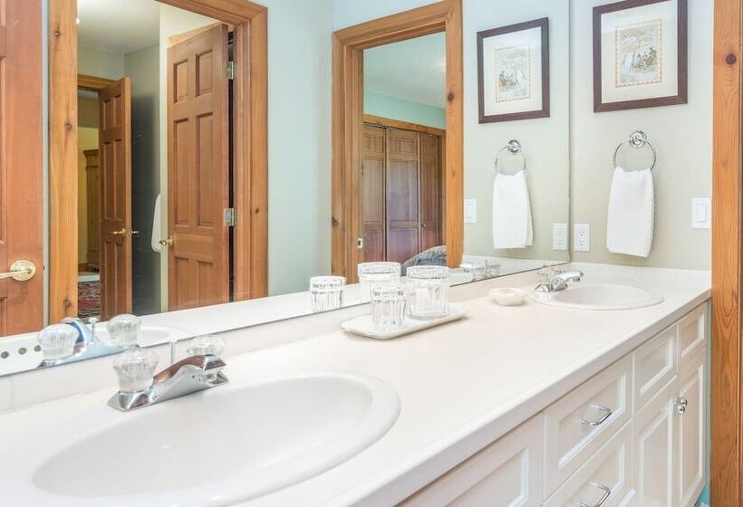 Wapiti Mountain Escape By Avantstay Commanding Views Incredible Home W Hot Tub