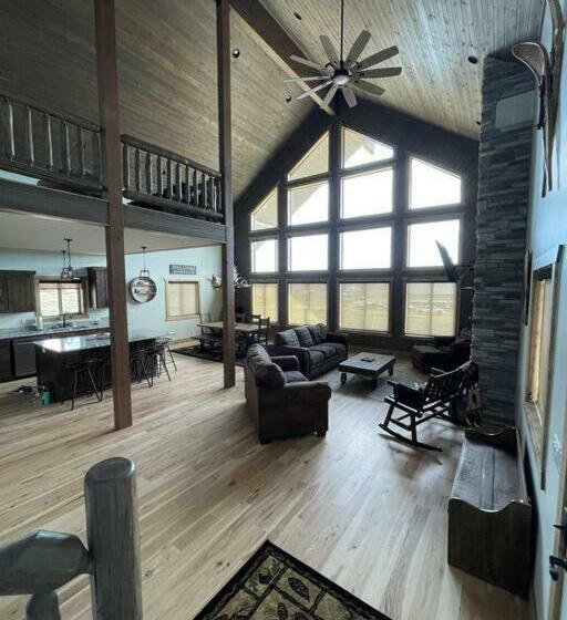 3501 Joseph Dr 30 Miles From Yellowstone Entrance!