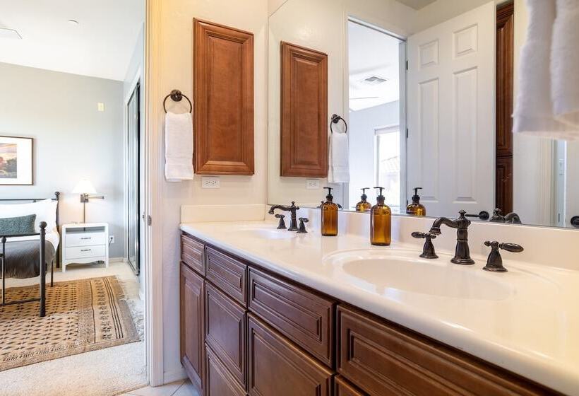 Aviano By Avantstay Phoenix Is Calling W Pool Hot Tub Game Room