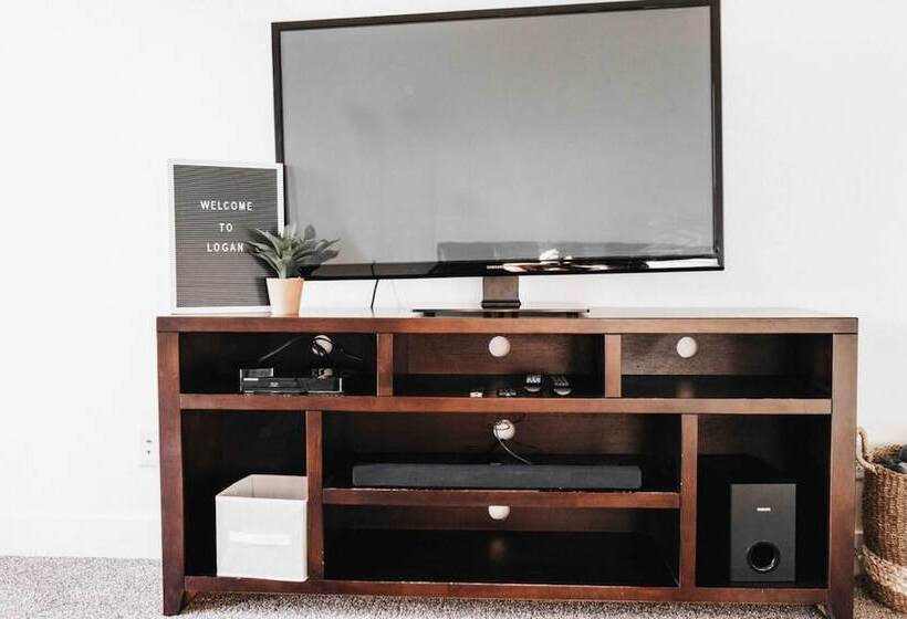 Beautiful New 3 Br 2ba Townhome No Stairs