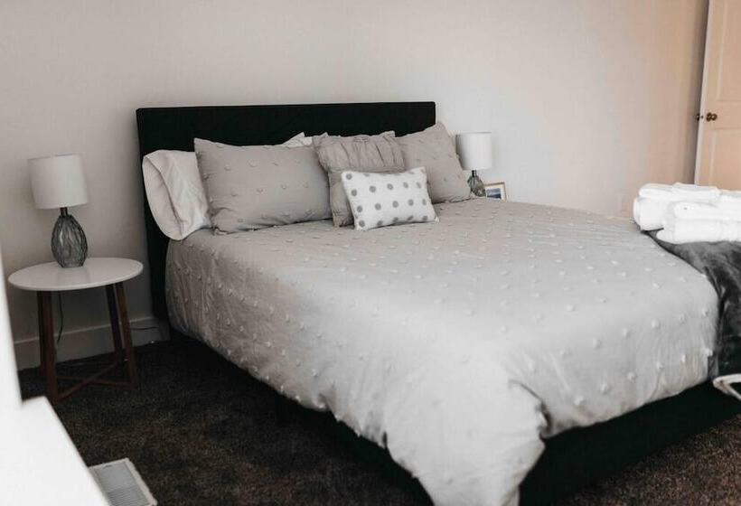 Beautiful New 3 Br 2ba Townhome No Stairs