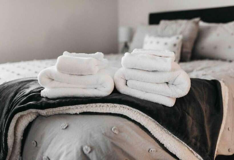 Beautiful New 3 Br 2ba Townhome No Stairs