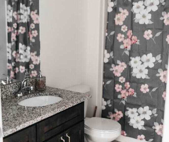 Beautiful New 3 Br 2ba Townhome No Stairs