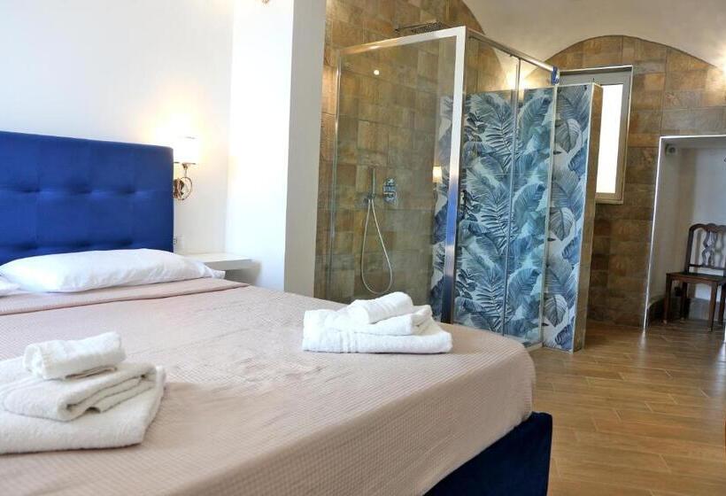 تختخواب و صبحانه Antares Rooms