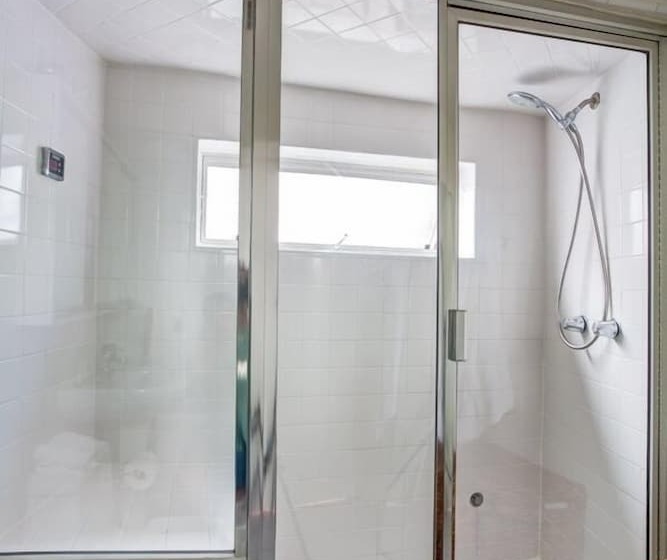 Beverly Hills Modern Guesthouse